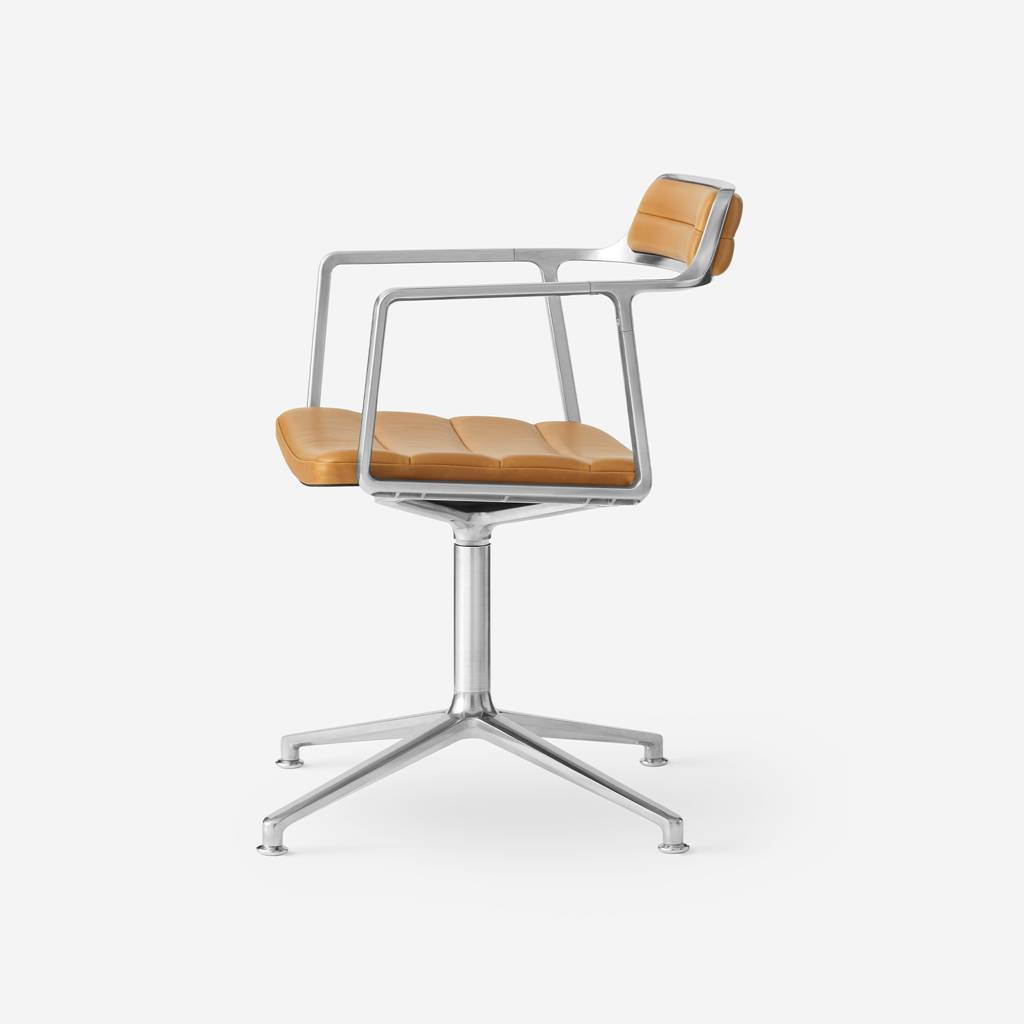Vipp Swivel Chair | 452 - vipp452 - Camel, Gliders
