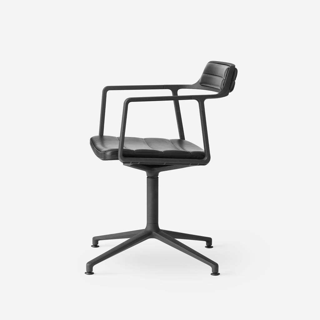 Vipp Swivel Chair | 452 - vipp452 - Black/Black frame, Gliders