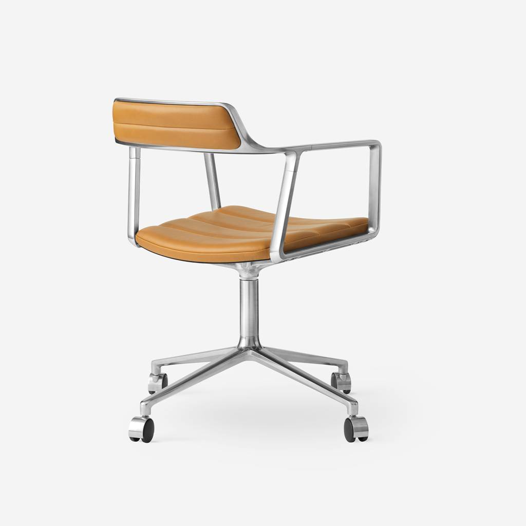 Vipp Swivel Chair | 452 - vipp452 - Camel, Castors