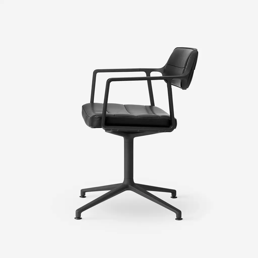 Vipp Swivel Chair | 453, Black/Black frame, Gliders