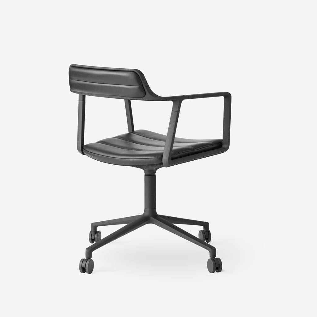 Vipp Swivel Chair | 452 - vipp452 - Black/Black frame, Castors