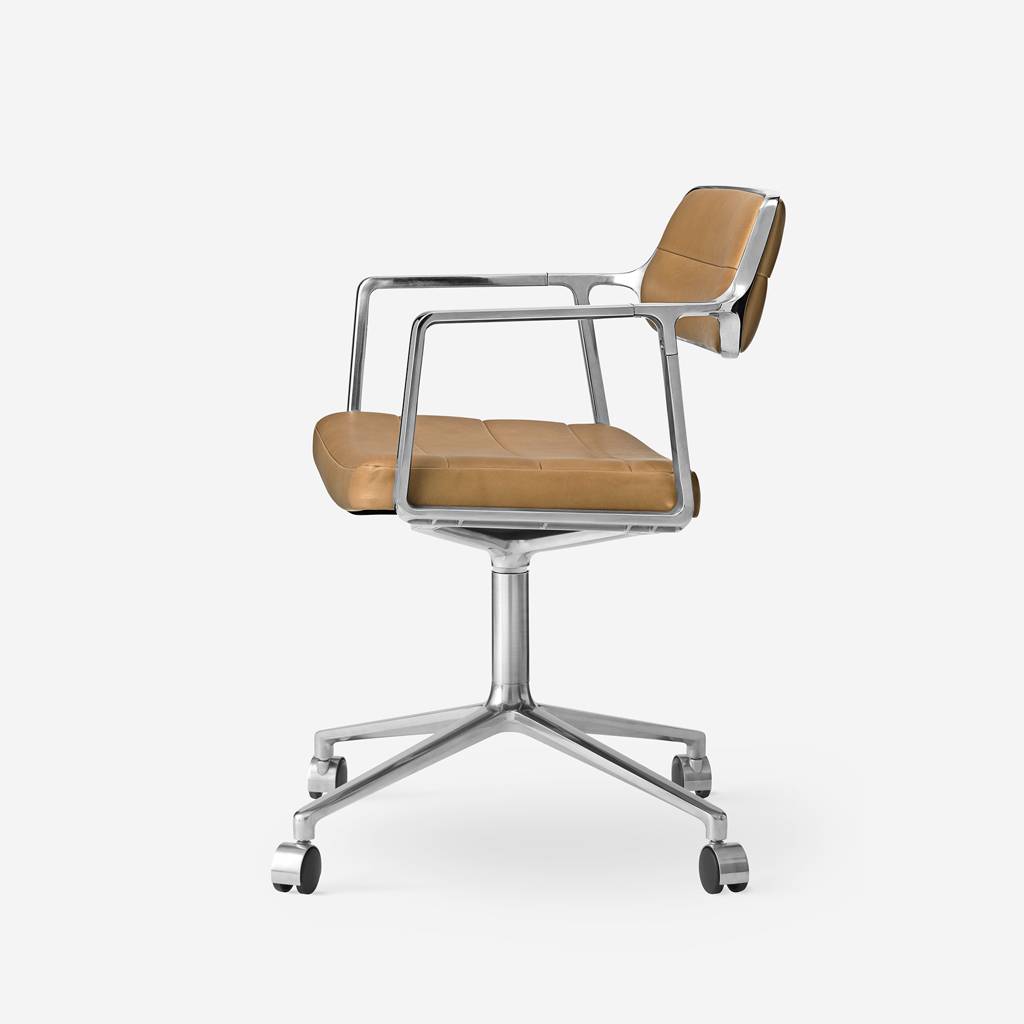 Vipp Swivel Chair | 453 - vipp453 - Camel, Castors