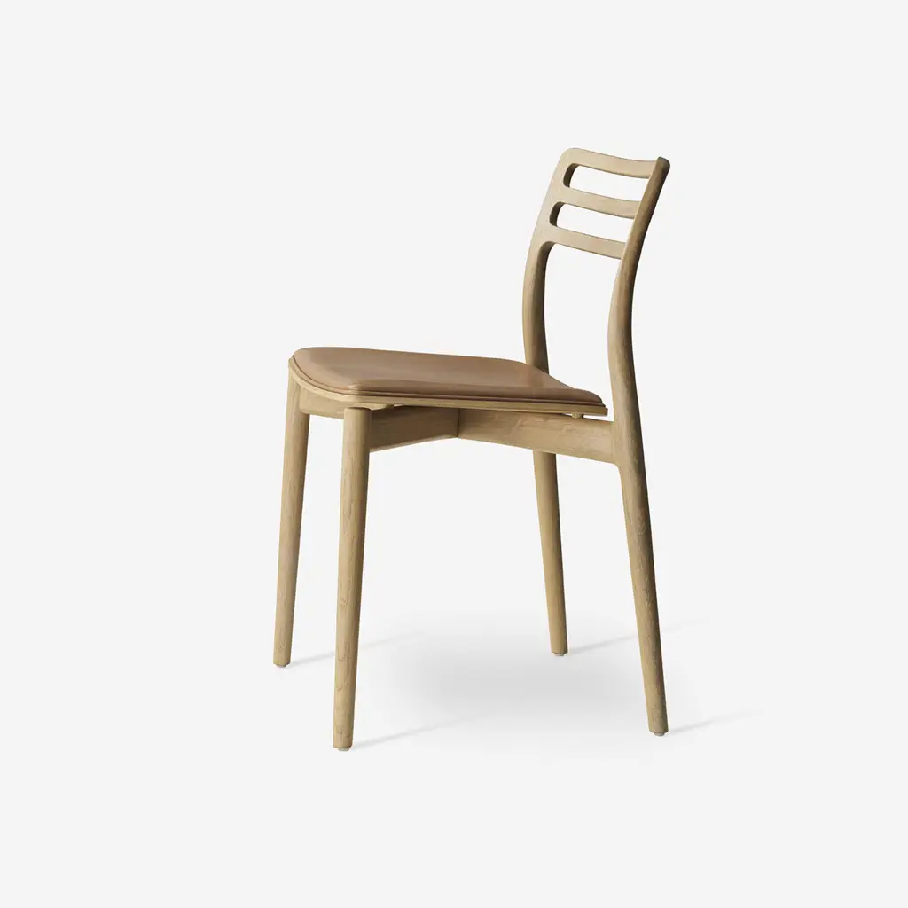 Vipp Cabin Chair, Light oak w/camel leather
