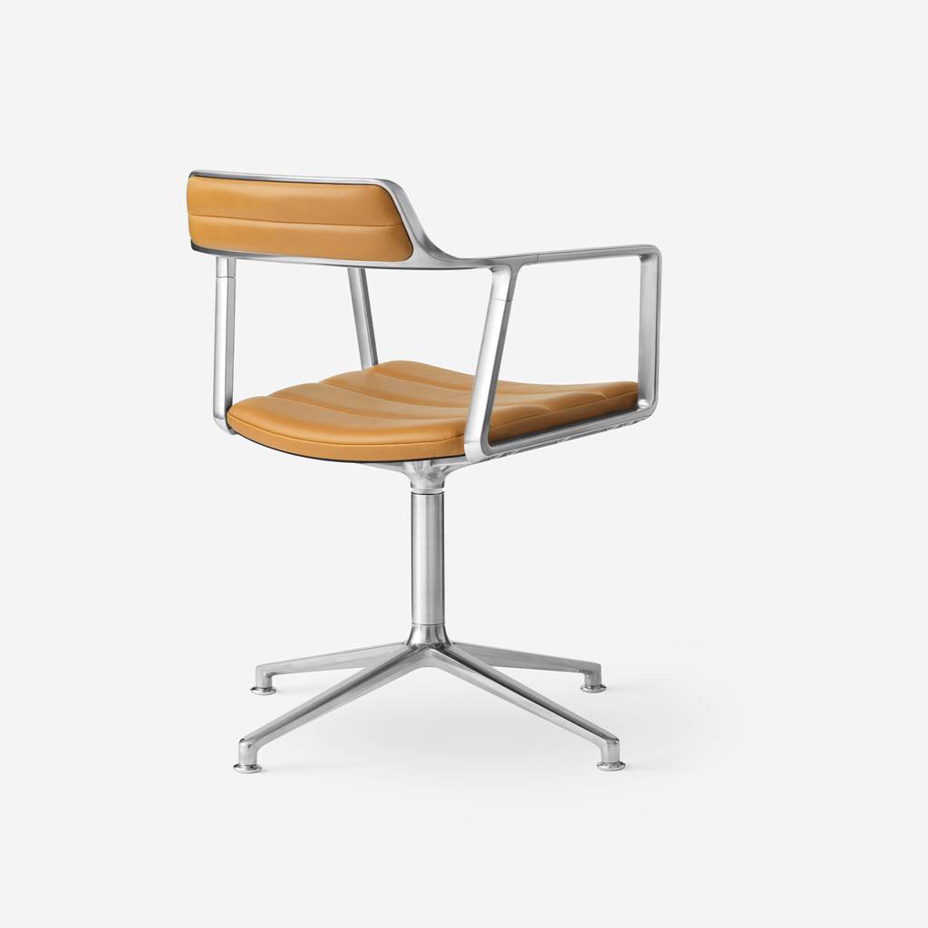 Vipp Swivel Chair | 452 - vipp452 - Camel, Gliders